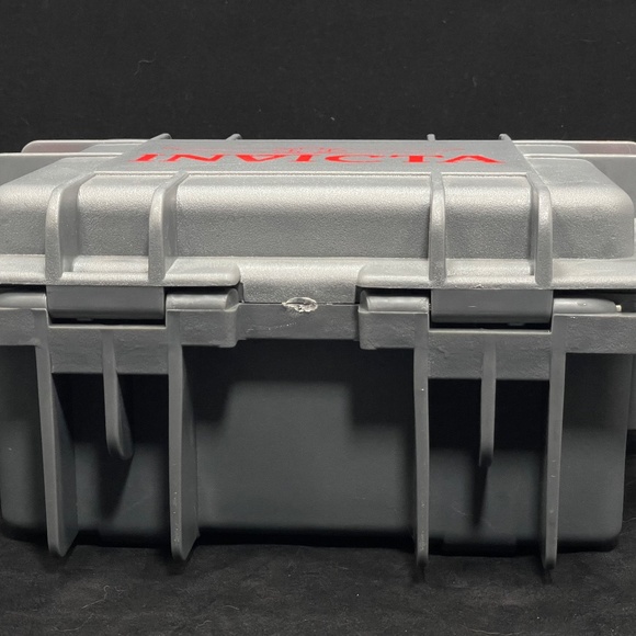 Invicta Trinite Limited Edition His and Hers Watches with Dive Case Like New - Picture 9 of 10